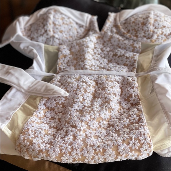 Monaco Vintage Bohemian Gold Fleck Floral Bikini - Picture 4 of 6